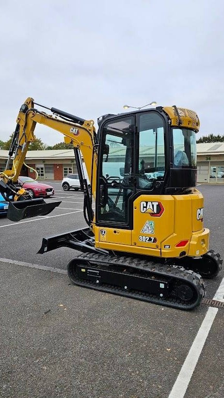 Mini pelle CAT 302.7 2023 – Neuve avec joysticks Engcon et 3 godets – Image 5