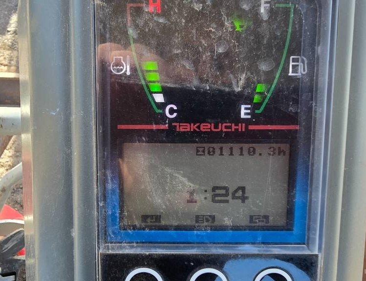 Mini pelle Takeuchi TB 217 R 2022 – Très faible nombre d’heures et en excellent état – Image 4