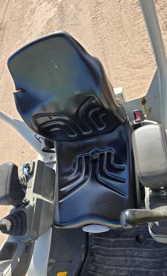 Mini pelle Takeuchi TB 217 R 2022 – Très faible nombre d’heures et en excellent état – Image 6