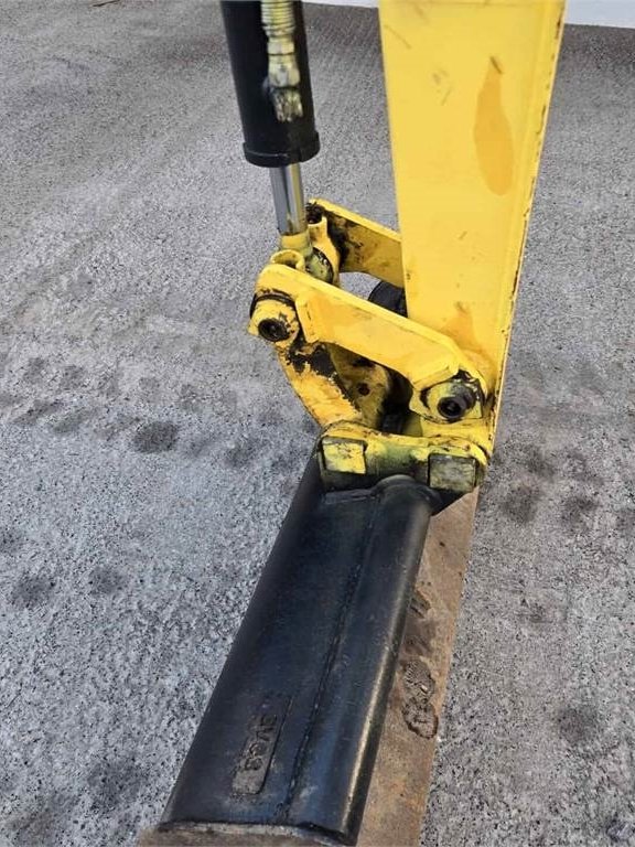 Mini pelle Yanmar SV08 2020 – Micro pelle compacte, faible nombre d’heures et excellente performance – Image 3