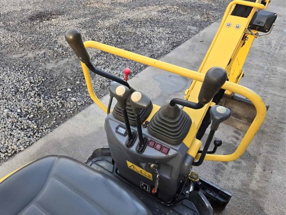 Mini pelle Yanmar SV08 2020 – Micro pelle compacte, faible nombre d’heures et excellente performance – Image 7